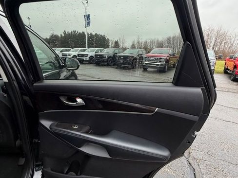 Used 2018 Kia Sorento L image 18
