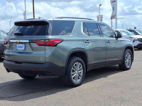 Used 2023 Chevrolet Traverse LT FWD image 8