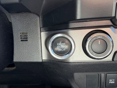 Used 2023 Toyota Tacoma SR5 AWD/4WD image 20