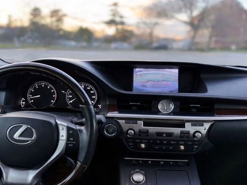 Used 2013 Lexus ES 350 w/ Luxury Pkg image 26