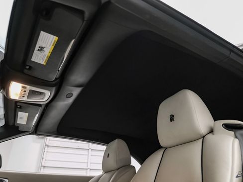 Used 2017 Rolls-Royce Dawn RWD image 44