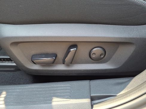 Used 2025 Nissan Rogue SV AWD/4WD image 23