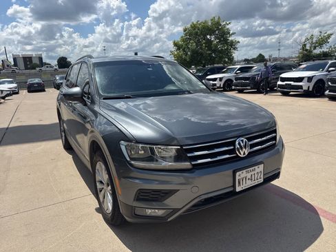 Used 2018 Volkswagen Tiguan S FWD image 3