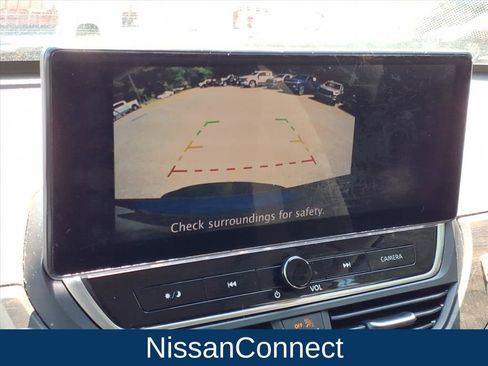 Used 2024 Nissan Altima 2.5 SV w/ SV Premium Package FWD image 3