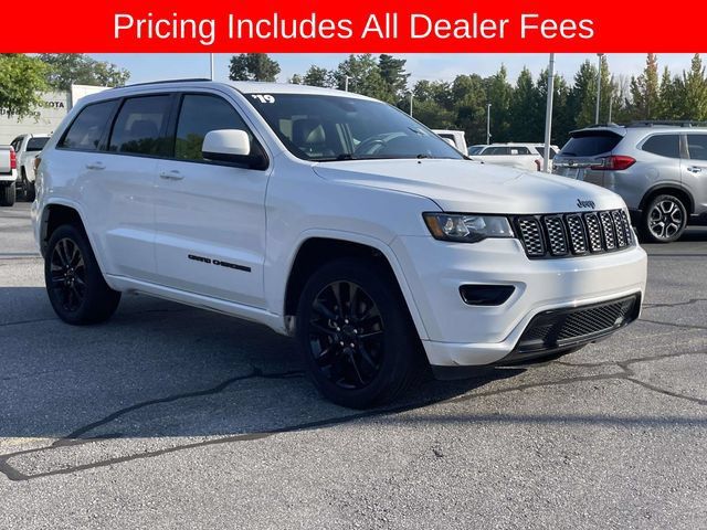 Used 2019 Jeep Grand Cherokee Altitude AWD/4WD image 7