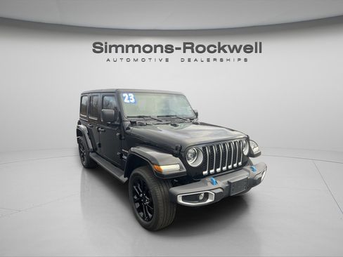 Used 2023 Jeep Wrangler Sahara w/ Cold Weather Group image 3
