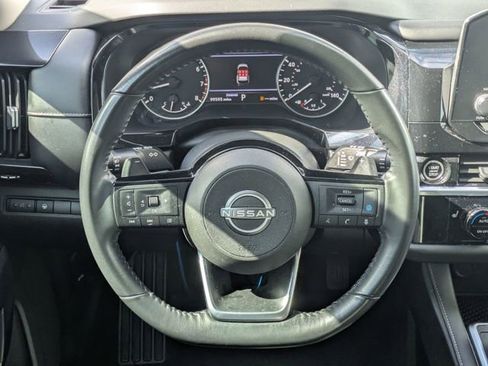 Used 2022 Nissan Pathfinder SV FWD image 15