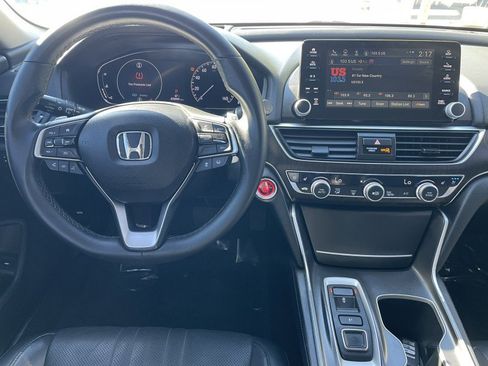 Used 2018 Honda Accord Touring image 15