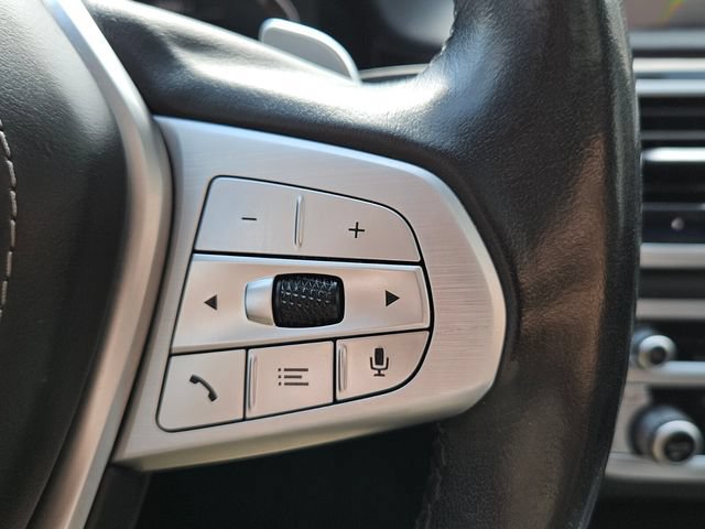 Used 2022 BMW 740i w/ Premium Package RWD image 14
