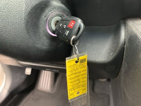 Used 2013 Toyota Camry SE image 16