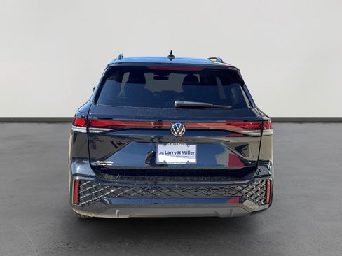 New 2026 Volkswagen Tiguan SE R-Line image 5