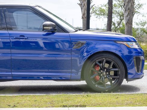 Used 2022 Land Rover Range Rover Sport SVR Carbon Edition AWD/4WD image 11