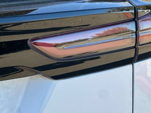 Used 2022 Chevrolet Bolt EUV LT w/ Convenience Package FWD image 50
