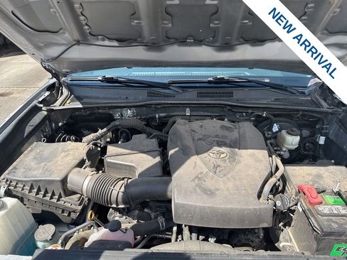 Used 2020 Toyota Tacoma TRD Off-Road w/ Technology Package RWD image 28