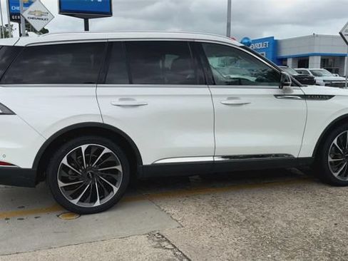 Used 2022 Lincoln Aviator Reserve w/ Equipment Group 201A RWD image 9