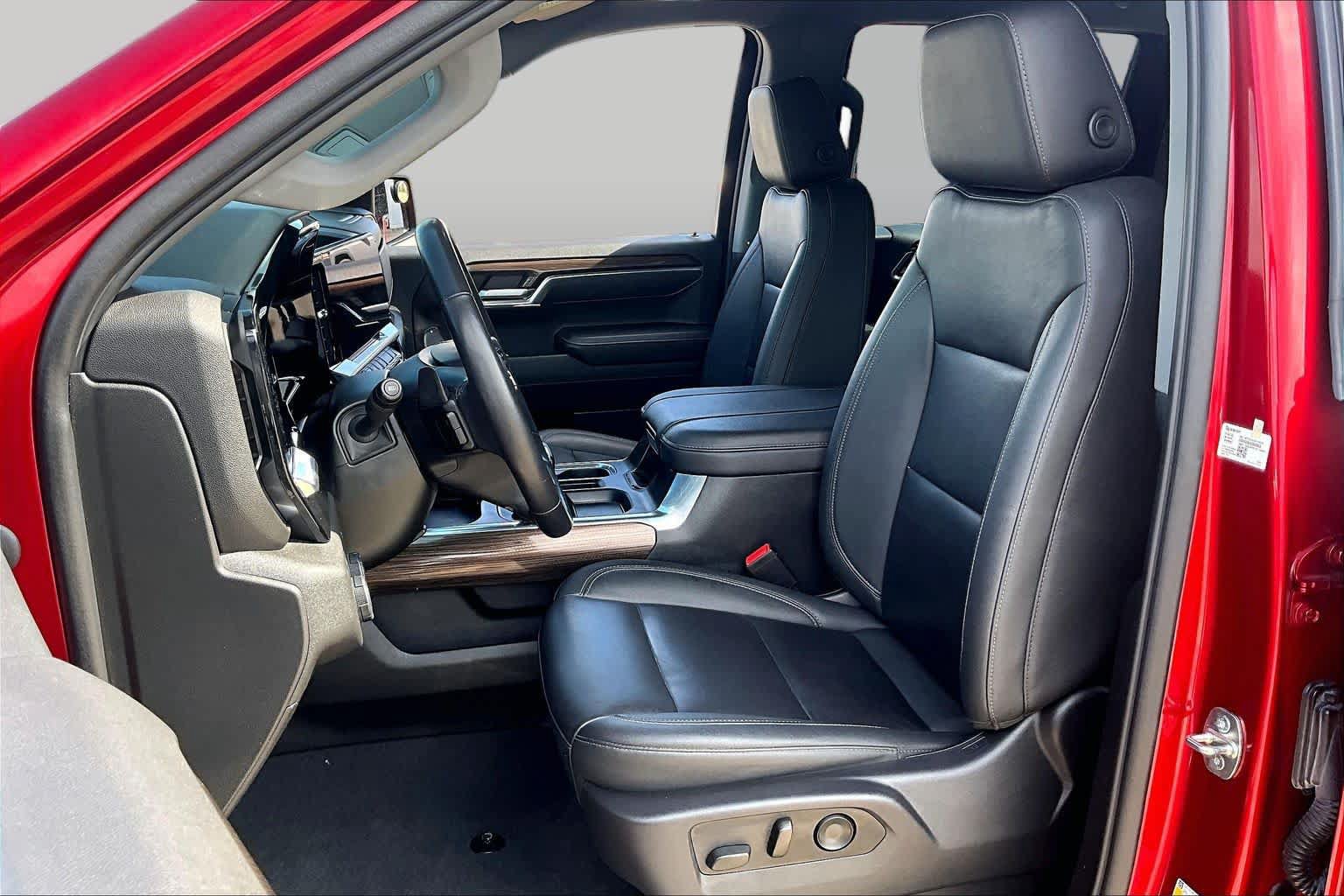 Used 2023 Chevrolet Silverado 1500 LT AWD/4WD image 8