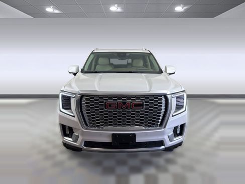 Used 2023 GMC Yukon XL Denali w/ Advanced Technology Package image 6