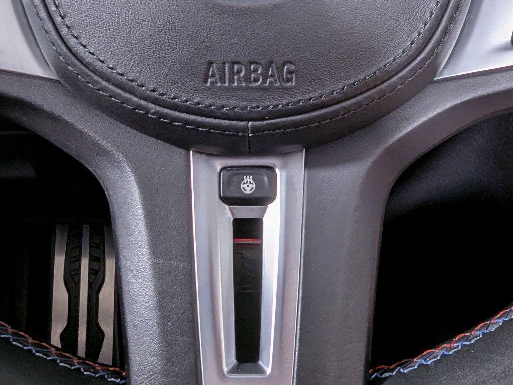 Used 2023 BMW M4 xDrive Competition AWD/4WD image 30
