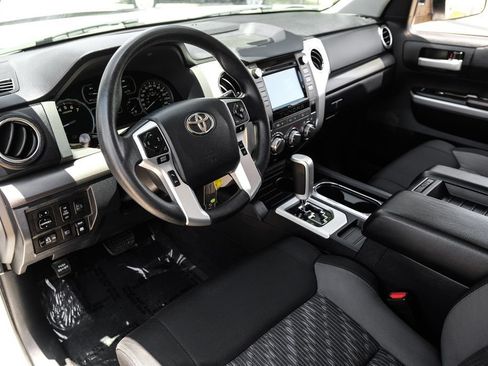 Used 2018 Toyota Tundra SR5 w/ SR5 Upgrade Package AWD/4WD image 2