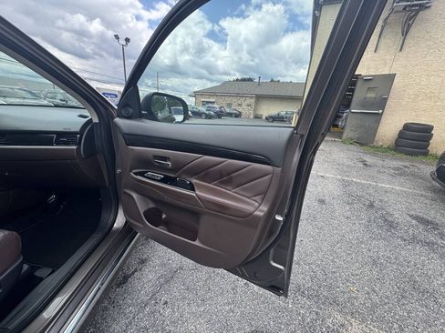 Used 2018 Mitsubishi Outlander SEL AWD/4WD image 20