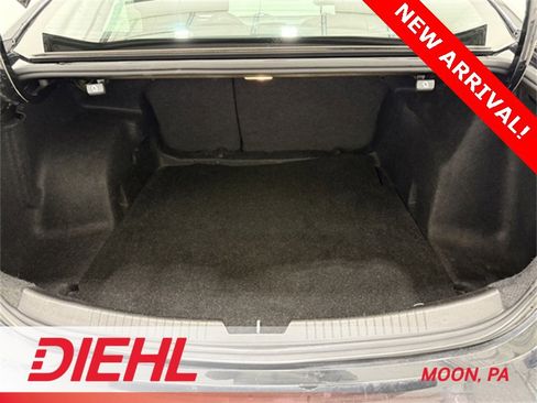 Used 2018 Chevrolet Malibu LT image 9