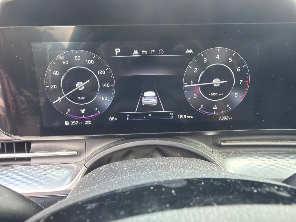 Certified 2023 Kia Carnival SX Prestige FWD image 11