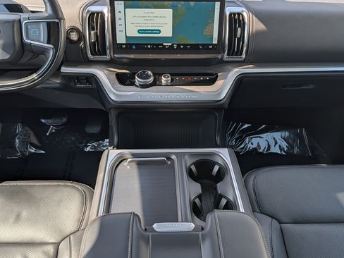 Certified 2025 Ford Expedition Platinum w/ Driver's Package AWD/4WD image 23
