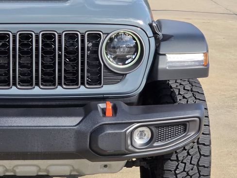 Used 2026 Jeep Gladiator Mojave AWD/4WD image 4