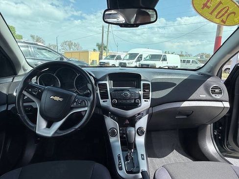 Used 2014 Chevrolet Cruze LT image 15