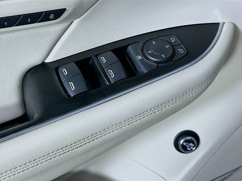 Used 2023 Buick Envision Avenir image 18