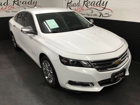 Used 2016 Chevrolet Impala LT w/ Convenience Package image 2