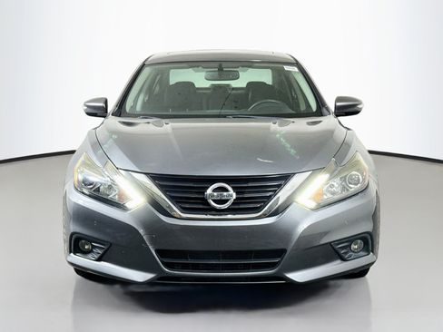 Used 2017 Nissan Altima 3.5 SL FWD image 2
