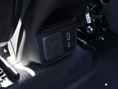 New 2026 Chevrolet TrailBlazer LT w/ Convenience Package FWD image 39