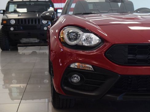 Used 2020 FIAT 124 Spider Abarth w/ Convenience Group RWD image 12