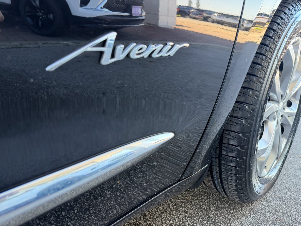 Used 2021 Buick Enclave Avenir AWD/4WD image 25