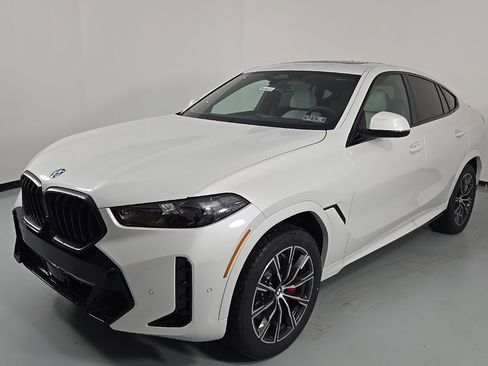 New 2026 BMW X6 xDrive40i w/ Climate Comfort Package image 3