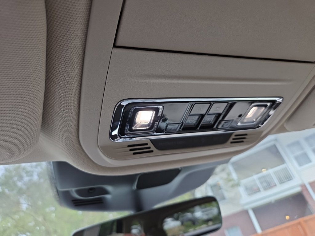 Used 2024 Lincoln Aviator AWD w/ Premium Package image 18