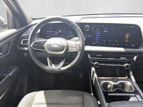 Used 2024 Chevrolet Traverse LT FWD image 18