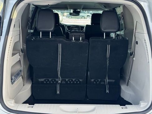 Certified 2024 Chrysler Pacifica Touring-L image 10