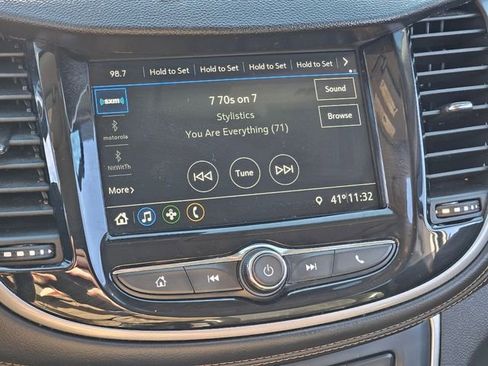 Used 2019 Chevrolet Trax LT w/ LT Convenience Package image 23