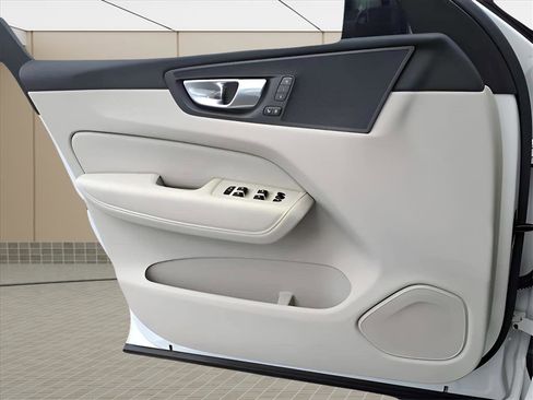 Used 2025 Volvo XC60 T8 Plus w/ Climate Package image 24