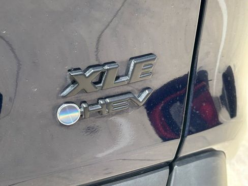Used 2025 Toyota RAV4 XLE w/ Convenience Package AWD/4WD image 14