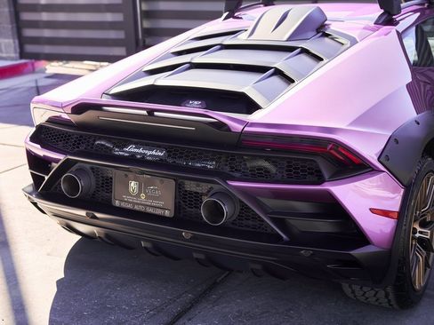 Used 2024 Lamborghini Huracan Sterrato image 21