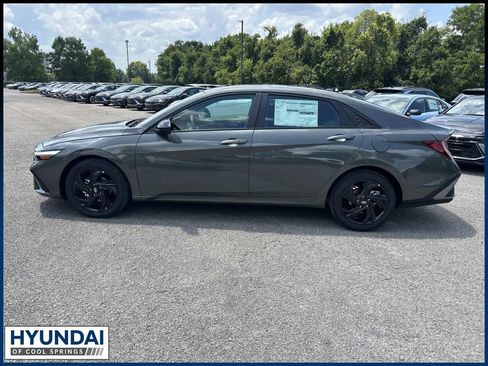 New 2026 Hyundai Elantra SEL Sport FWD image 4