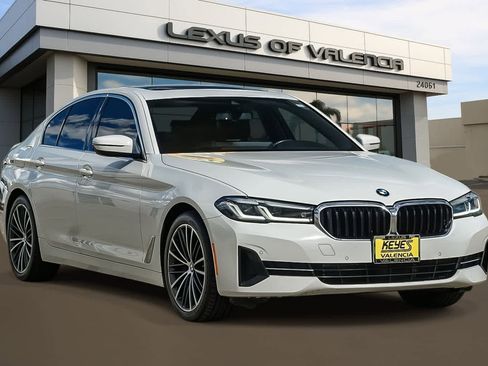 Used 2021 BMW 530i w/ Convenience Package RWD image 3