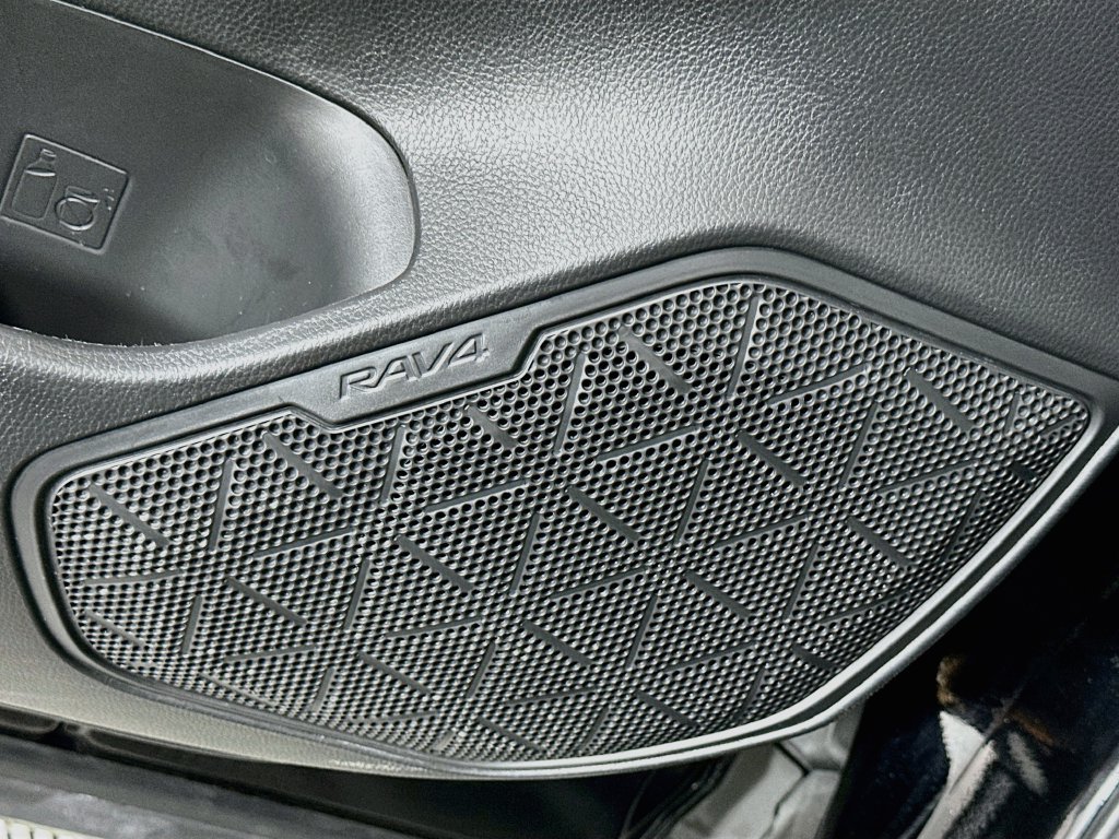 Certified 2025 Toyota RAV4 XLE FWD image 19