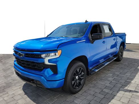 Used 2025 Chevrolet Silverado 1500 RST w/ Convenience Package II RWD image 3