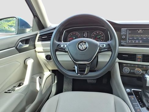 Used 2020 Volkswagen Jetta SE w/ SE Cold Weather Package FWD image 29