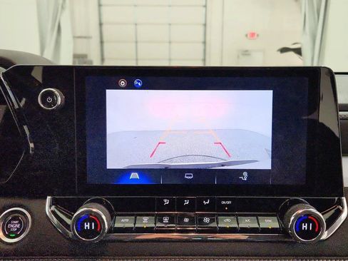 Used 2023 Chevrolet Colorado LT w/ LT Convenience Package AWD/4WD image 17