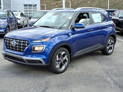 New 2025 Hyundai Venue SEL image 2